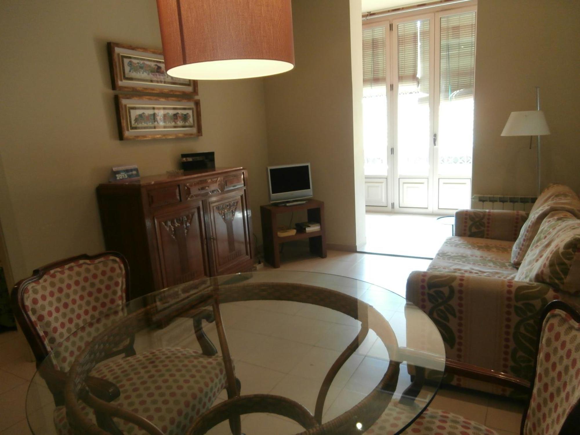 Apartaments Sant Jordi Girona 97 — Foto 1